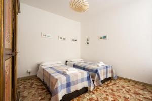 Kyras House by Sarlux