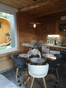 CHALET COSY A LA MONTAGNE AVEC SAUNA TONNEAU situé à St Laurent en Grandvaux - Proche lacs cascades et pistes de ski