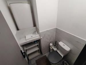 Apt 9 personnes garage, Wi-Fi, tram, parking, climatisation, jeux