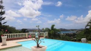 Maison accueillante à La Trinité avec piscine partagée 55 m²