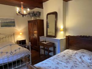 Maisons de vacances maison de campagne avec grand lac et park arbore : photos des chambres