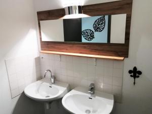 Auberges de jeunesse La Roseliere : photos des chambres