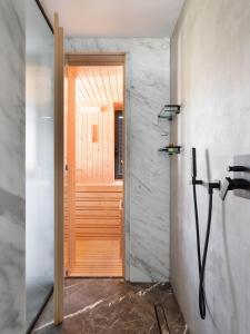 GOLDEN LUXE - Dream Villa Sauna & Jacuzzi