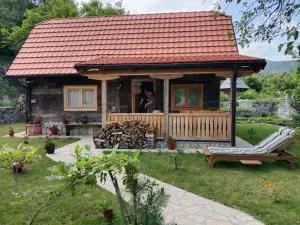 Brvnara Etno Lux - Semenjevo