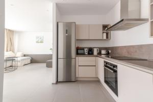 Penthouse with Jacuzzi, Ocean and Pool Views