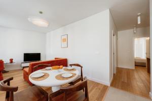 Mary Orange - NO 236 RC E - Elegant Two-Bedroom Urban Retreat