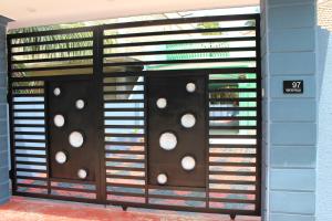 3 AC Bedroom house with free parking