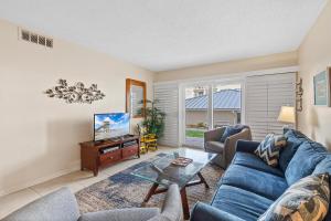 Sea Coast Gardens III 112