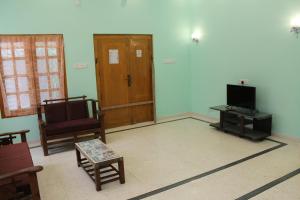 3 AC Bedroom house with free parking