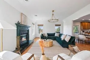 Elegant Home 7BRs, Game Room, Luxury Yard, Pool - Wurtsboro