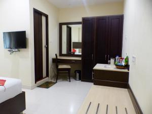 Hotel Highway Garden