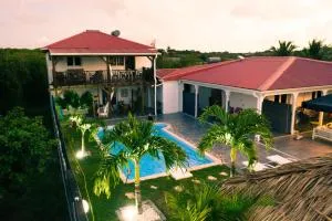 Villa O'Mangos hibiscus - Courcelles