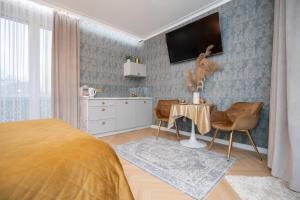 Gold Apartments Jacuzzi Room