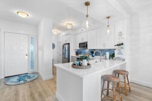 Beach Colony West 4B