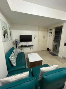 Azure Condo Maui by arlene