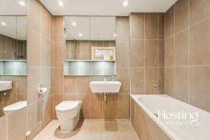 The Sovereign Suite - 2-bedroom Luxury Apartment with Parking