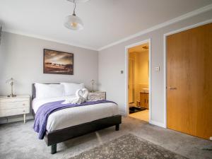 Metropolitan St Andrews Cathedral View - Pass the Keys