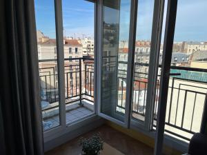 Beau studio avec vue sur Paris