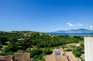 Duplex 2 chambres, vue mer & balcon - 6 couchages - Grosseto-Prugna