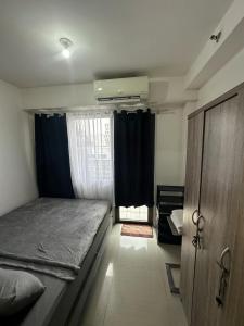 1BR Shore Residences near Mall Of Asia and NAIA #3