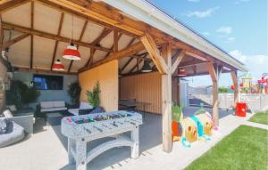 Lovely Home In Sarbinowo With Wifi