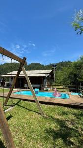 Sítio com piscina aquecida