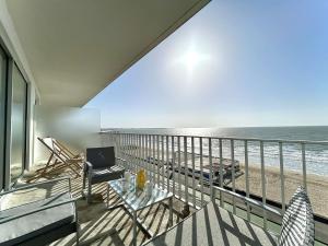 Appartement T3 Face Mer à La Baule avec Terrasse et Parking Privé, 4 Couchages - FR-1-245-97