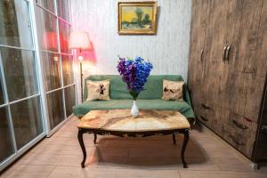 კოსტავას 8