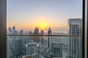 60th High Floor - full World islands, Downtown and Ocean View - high quality Design and Furniture - 2 Bedroom