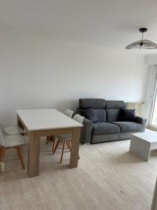 Studio dernier étage rénové