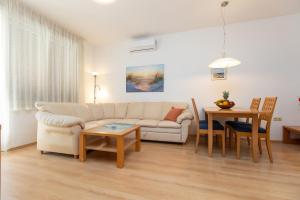 Boki 2 one bedroom apartment in old town with balcony