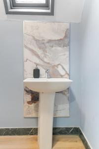 Luxury Moseley Studio - 8