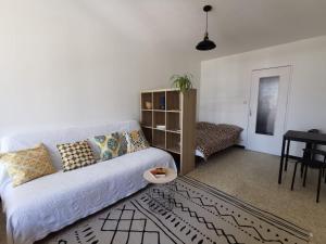 Studio - 2 double lits, clim, au calm, près du lac, golf