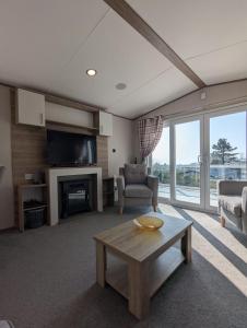 DEVON CLIFFS HOLIDAY PARK EXMOUTH HAVEN BEAUTIFUL MODERN SPACIOUS HOLIDAY HOME 15 Minutes walk TO BEACH