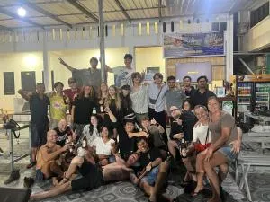 Apower Hostel & Club - 廊开