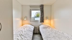 Campings LE REFUGE DU LAC - Sejour d-Exception avec Vue imprenable sur le Lac - Piscines Sauna Salle Fitness Bibliotheque Restaurant - 10min des Sables d-Olonne : photos des chambres