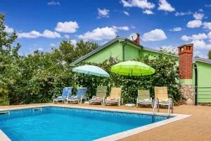 Villa Kika, a new, modern and romantic villa with a pool - Krapan