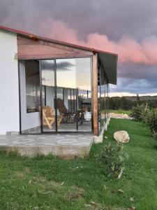 Finca Siberia, Sisga