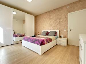 Modern Suite 10 min to Venice & Private Parking