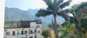 Oji's HomeStay - Aesthetic Quite Rooms with kitchen, in walking distance to Ganga in yoga lane tapovan, free airport pickup for more than 7 night stay - 瑞诗凯诗