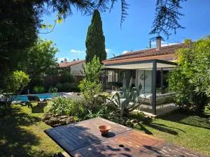 Maison Climatisée, Jardin, Piscine, 7 pers - Lamanon