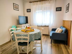 Ferienwohnung In Umag Mit Terrasse Und Garten