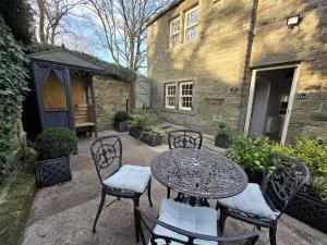 The Gables near Holmfirth - 丹比戴尔