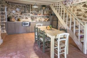 Orgon Farm Traditional Houses