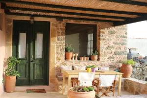 Orgon Farm Traditional Houses