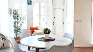 Mezzanine with courtyard in Porto