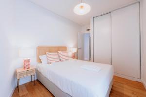 Mary Orange - NO 232 RC - Cozy & Central Two-Bedroom Apartment