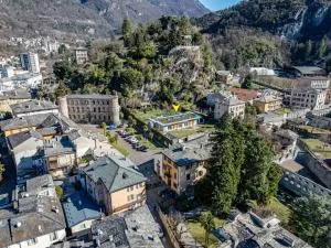 Piazza Castello LT - 索廖