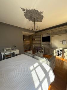 Hotels Hotel La Vinaigrerie LOGIS : photos des chambres
