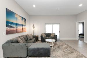 4BR Retreat Near Warm Mineral Springs & Beaches